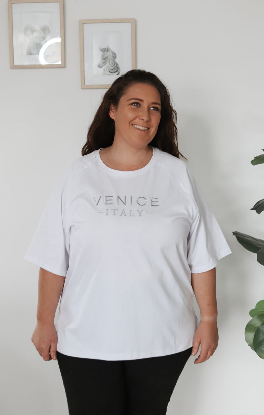 Comfortable white t-shirt with hidden zip for breastfeeding